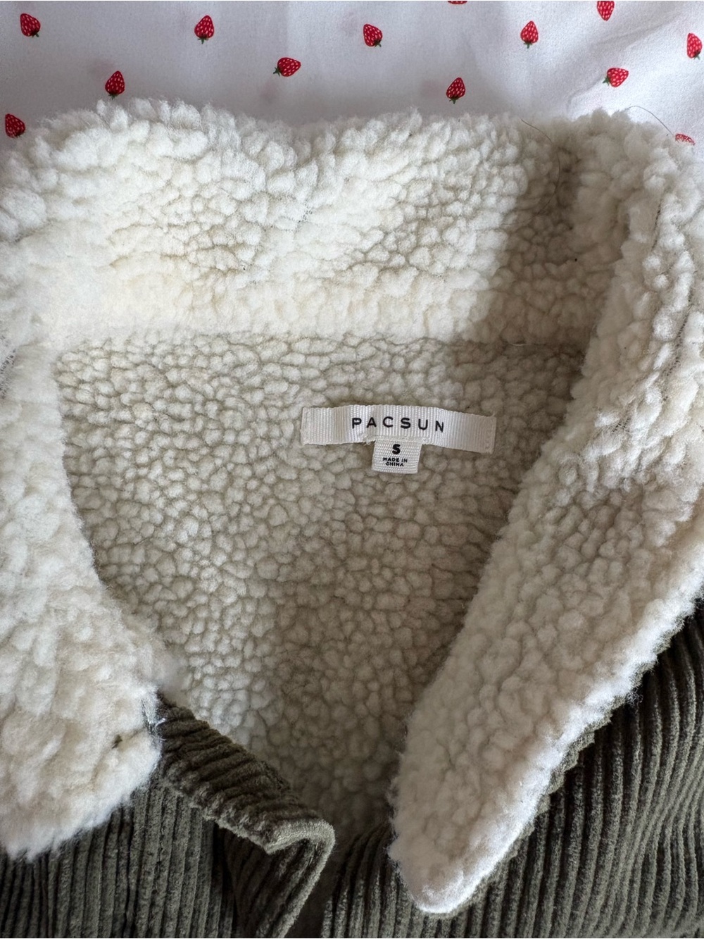 PacSun Olive Green Corduroy Jacket with Cream Sherpa Lining - Picture 2 of 5